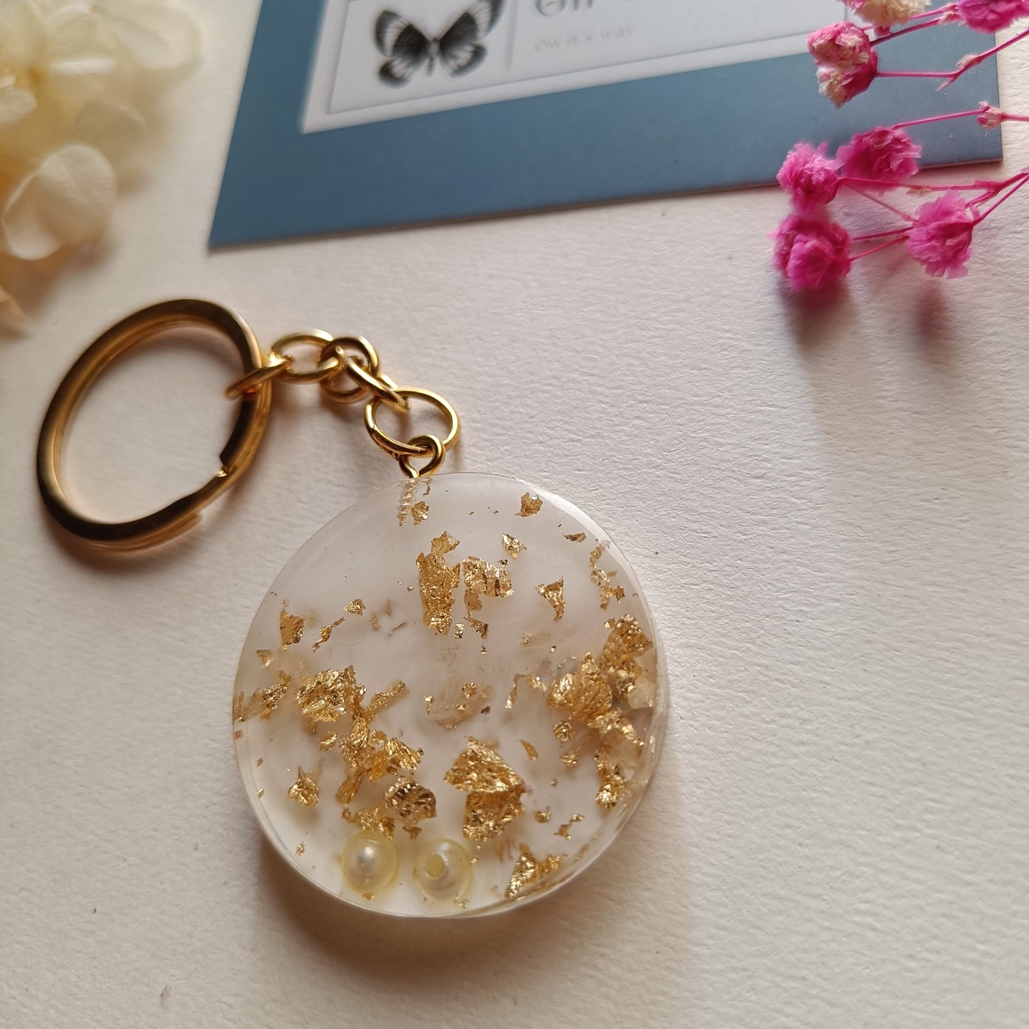 Beautiful Round White Pearl Resin keychain